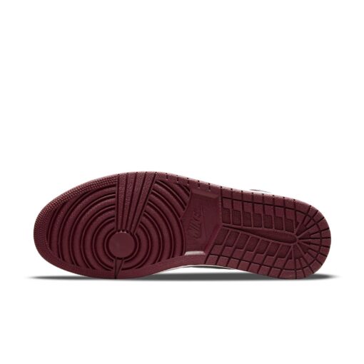 Air Jordan 1 Retro High OG 'Bordeaux' 555088-611