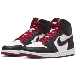Air Jordan 1 Retro High OG 'Bloodline' 555088-062