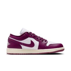 (WMNS) Air Jordan 1 Low 'White Fireberry' DC0774-161