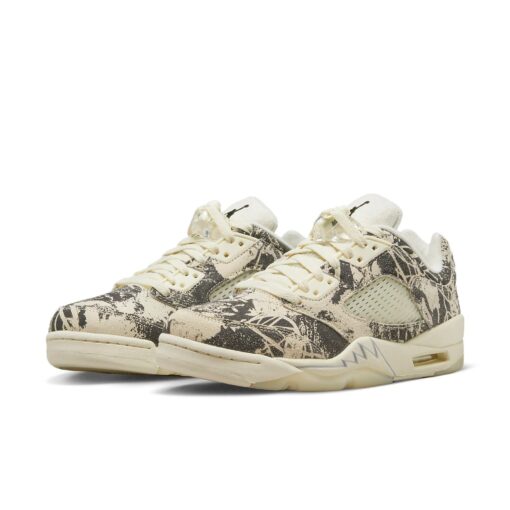 (WMNS) Air Jordan 5 Retro Low 'Expression' DA8016-100