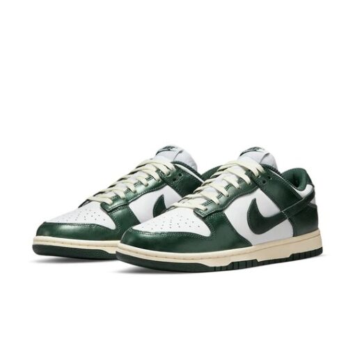 (WMNS) Nike Dunk Low 'Vintage Green' DQ8580-100