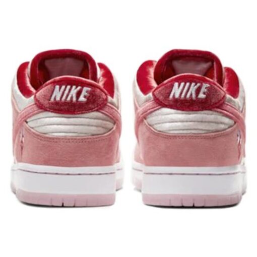 Nike x StrangeLove SB Dunk Low 'Valentine's Day' CT2552-800