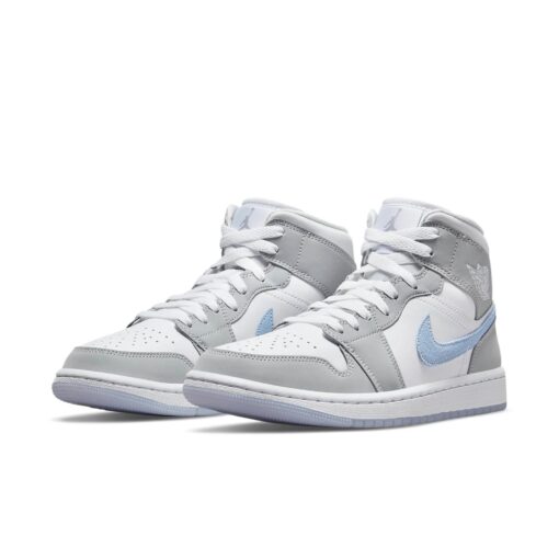 (WMNS) Air Jordan 1 Mid 'Wolf Grey Aluminum' BQ6472-105