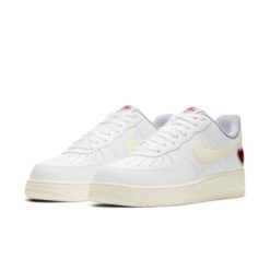 Nike Air Force 1 Low 'Valentine's Day 2021' DD7117-100