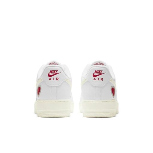 Nike Air Force 1 Low 'Valentine's Day 2021' DD7117-100