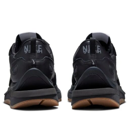 Nike x sacai VaporWaffle 'Black Gum' DD1875-001