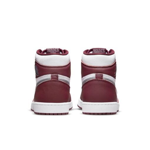 Air Jordan 1 Retro High OG 'Bordeaux' 555088-611
