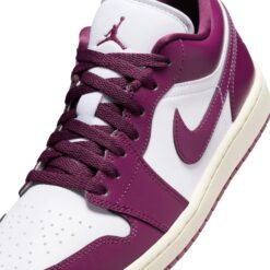 (WMNS) Air Jordan 1 Low 'White Fireberry' DC0774-161