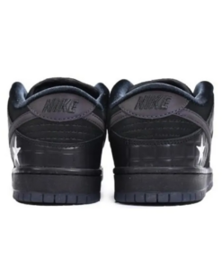 X Familia SB Dunk Low First Avenue Sneakers - DJ1159-001