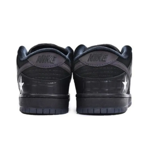 X Familia SB Dunk Low First Avenue Sneakers - DJ1159-001