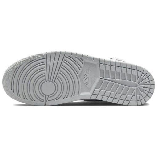 Air Jordan 1 Retro High OG 'Stage Haze' 555088-108