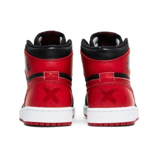 Air Jordan 1 Retro High 'Banned' 2011 432001-001