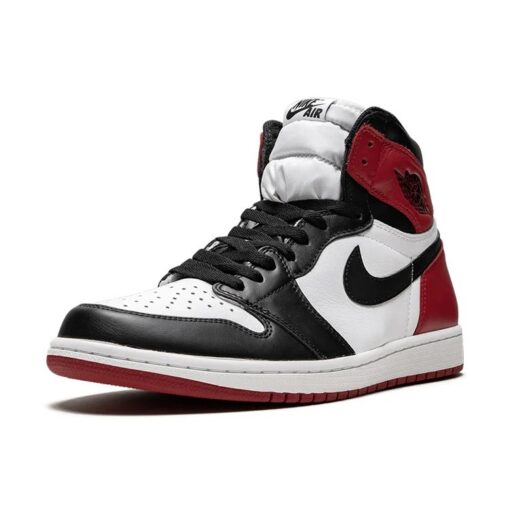 Air Jordan 1 Retro High OG 'Black Toe' 2016 555088-125