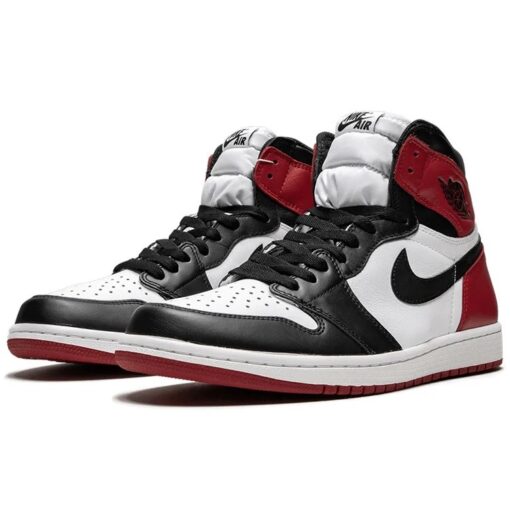 Air Jordan 1 Retro High OG 'Black Toe' 2016 555088-125