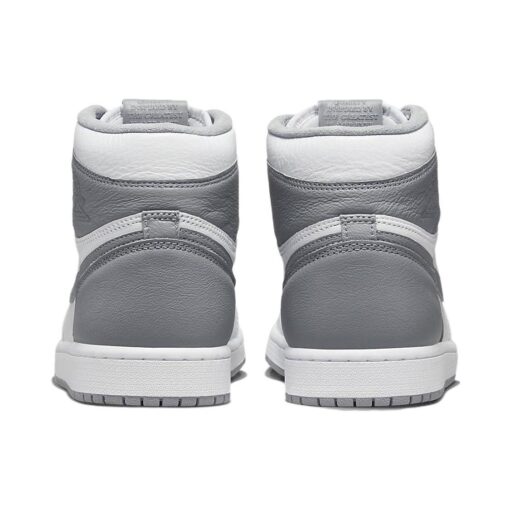 Air Jordan 1 Retro High OG 'Stealth' 555088-037