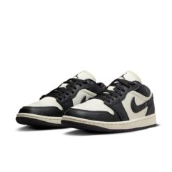 (WMNS) Air Jordan 1 Low SE 'Vintage Panda' FB9893-101