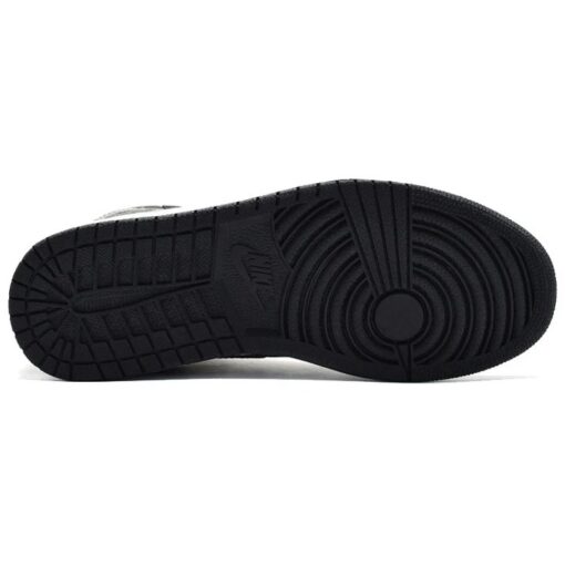 Air Jordan 1 Retro High OG 'Shadow' 2018 555088-013