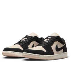 (WMNS) Air Jordan 1 Low 'Black Guava Ice' DC0774-003