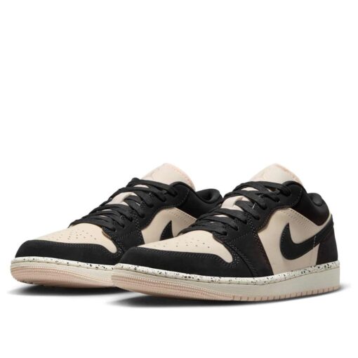 (WMNS) Air Jordan 1 Low 'Black Guava Ice' DC0774-003