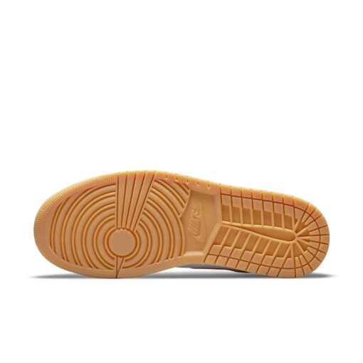 Air Jordan 1 Mid 'Tan Gum' 554724-271