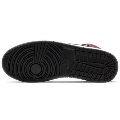 Air Jordan 1 Mid 'Chicago Black Toe' 554724-069