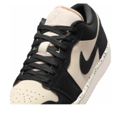 (WMNS) Air Jordan 1 Low 'Black Guava Ice' DC0774-003