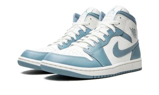 Air Jordan 1 Mid 'University Blue' BQ6472-141