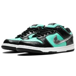 Nike x Diamond Supply Co. SB Dunk Low Pro 'Tiffany' 304292-402