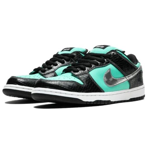 Nike x Diamond Supply Co. SB Dunk Low Pro 'Tiffany' 304292-402