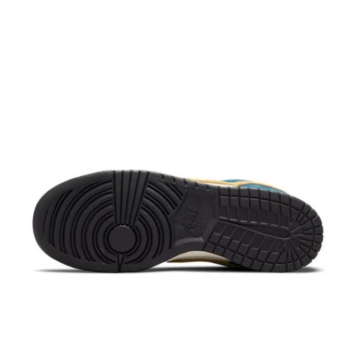 Nike x Kasina Dunk Low '80s Bus' CZ6501-100