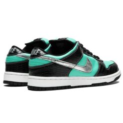 Nike x Diamond Supply Co. SB Dunk Low Pro 'Tiffany' 304292-402