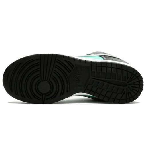Nike x Diamond Supply Co. SB Dunk Low Pro 'Tiffany' 304292-402