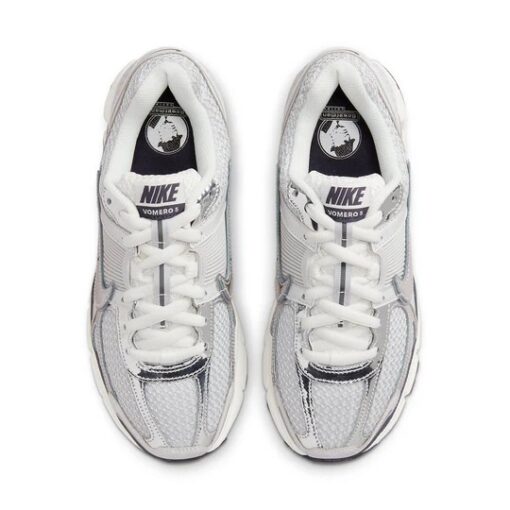 (WMNS) Nike Air Zoom Vomero 5 'Photon Dust Metallic Silver' FD0884-025