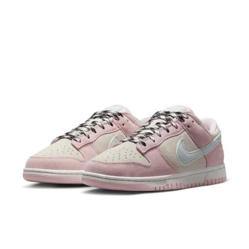 (WMNS) Nike Dunk Low LX 'Pink Foam' DV3054-600