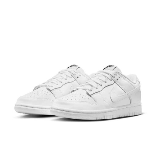 Wmns Dunk Low ‘Triple White’ DD1503-109
