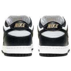 Nike x Supreme SB Dunk Low OG QS 'Black' DH3228-102