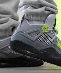 Air Jordan 4 Retro SE 'Neon' CT5342-007