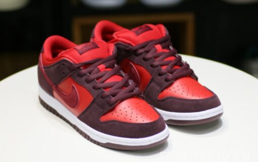 Nike SB Dunk Low Cherry Unfading Sneaker