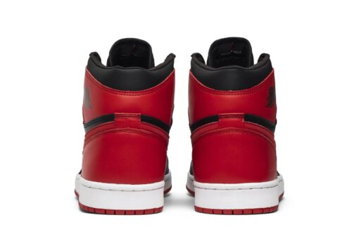 Air Jordan 1 Retro ‘Bred’ 2001 136066-061