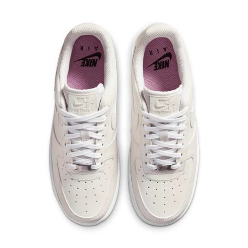 (WMNS) Nike Air Force 1 '07 'Reflective' DC2062-100