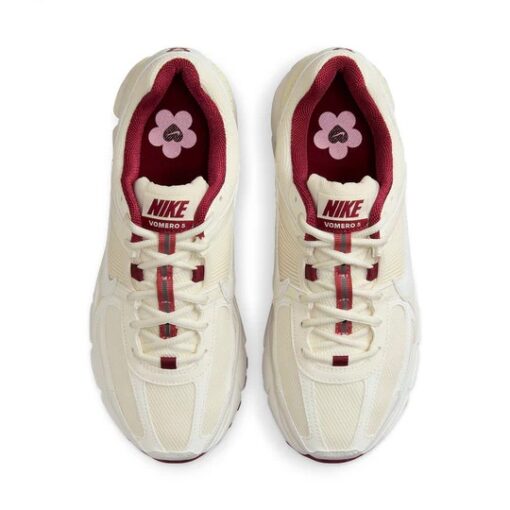 (WMNS) Nike Air Zoom Vomero 5 'Valentine's Day' HF0737-111