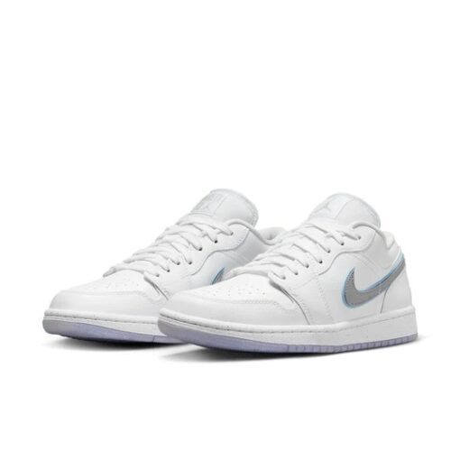 (WMNS) Air Jordan 1 Low SE 'Dare To Fly' FB1874-101