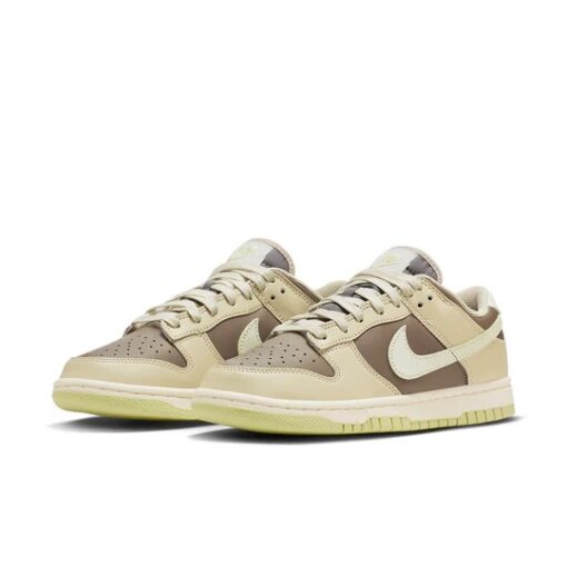 (WMNS) Nike Dunk Low 'Cream Brown' FB4961-012