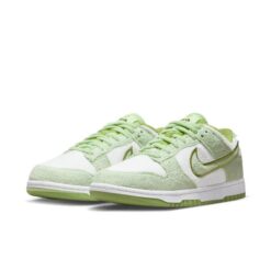 (WMNS) Nike Dunk Low SE 'Fleece - Honeydew' DQ7579-300