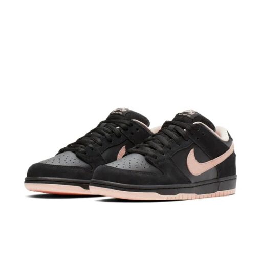 Dunk Low SB ‘Black Coral’ BQ6817-003