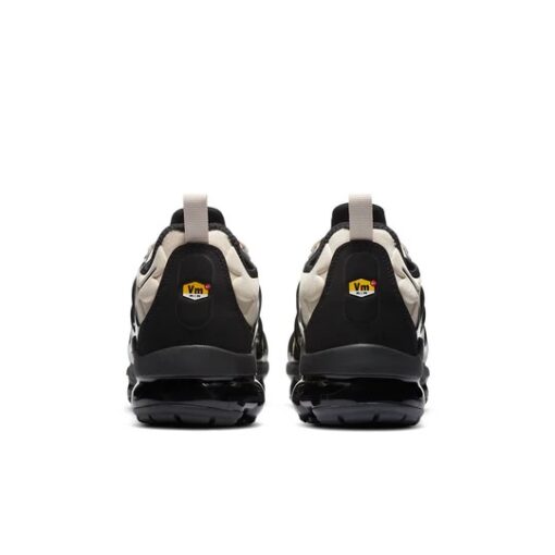 Air VaporMax Plus ‘Light Orewood Brown’ DH0860-100