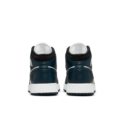 Air Jordan 1 MidArmory Navy 554725-411