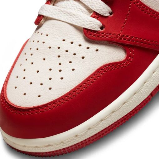 Air Jordan 1 Retro High OG ‘Lost & Found’ FD1437-612