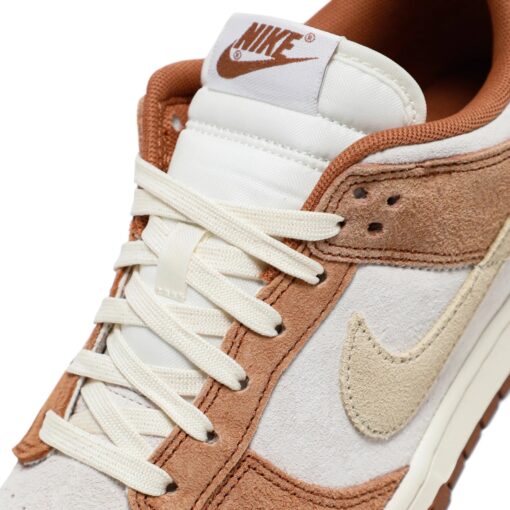 Dunk Low Premium ‘Medium Curry’ DD1390-100
