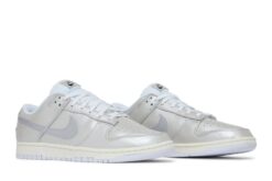 Dunk Low SE ‘Metallic Silver’ DX3197-095